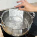 Znate li zašto trebate baciti ALUMINIJ u kipuću vodu? Jedna iskusna domaćica mi je savjetovala da to uradim i to je savršena pomoć u domaćinstvu!