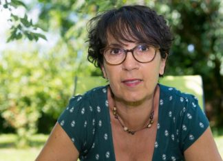 Vanji je nakon 18 godina braka muž poslao poruku – sutra se selim: A onda je pored bračnog kreveta našla blokčić i doživela najteži udarac