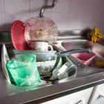 8 psiholoških problema koje otkriva nered u kući: Evo na šta ukazuje prljava kuhinja, prašina…