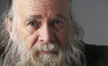 8 stvari koje nikada ne bi trebalo da radite u javnosti: Niste ni svesni da time štetite sebi