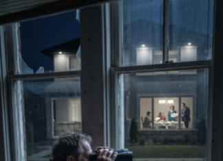 Imala sam loš osjećaj u vezi vlastite kuće, pa sam se pretvarala da idem na odmor samo da vidim što će učiniti. Prije nego što sam otišao, moj stariji susjed stisnuo mi je ruku i upozorio: “U ponoć… vidjet ćeš sve. “ I bila je u pravu. Ono što je moj sin učinio u mojoj kući točno u ponoć ostavilo me je bez riječi.