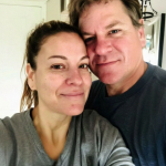 Moj muž se preselio u gostinsku sobu, rekavši da hrčem — ali uskoro sam saznala pravi razlog.