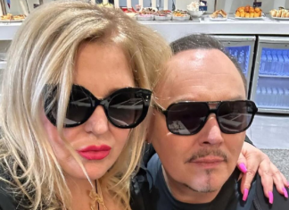 Naš pevač ostavio je ženu jer nije htela da mu kuva pa zaveo atraktivnu plavušu: Nakon 12 odina priredio joj iznenađenje o kojem su svi brujali