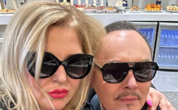 Naš pevač ostavio je ženu jer nije htela da mu kuva pa zaveo atraktivnu plavušu: Nakon 12 odina priredio joj iznenađenje o kojem su svi brujali