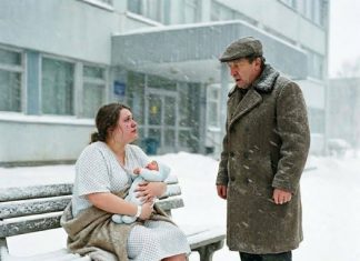 Kada praznik postane noćna mora: Dan kada je ujka našao nećaku bosu ispred porodilišta, sa bebom u naručju