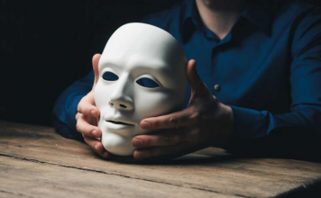 U 9 SITUACIJA PADAJU MASKE: Da biste saznali kakav je neko čovjek, izvedite ga na ova mjesta