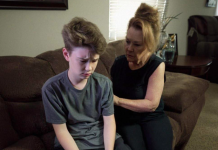 Kada sam čula razgovor u dnevnoj sobi, shvatila sam da je istina sakrivena