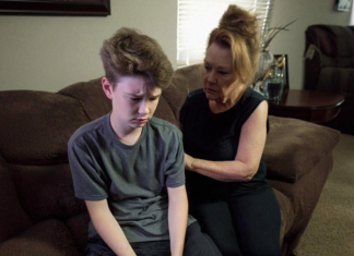 Kada sam čula razgovor u dnevnoj sobi, shvatila sam da je istina sakrivena