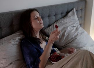 Pojedite ovu voćku uveče i spavaćete kao beba: Pomaže i kod mršavljenja a mogu da je jedu i dijabetičari