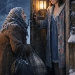 U dva sata ujutro otvorila sam vrata nepoznatoj starijoj ženi s štakom i ogromnom torbom, iako sam bila sama u kući s četvoro djece – a ujutro me čekao pravi užas 😢😨