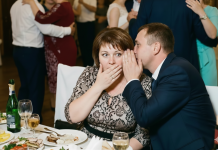 Sestra me smjestila u najudaljeniji kut na svom vjenčanju, ali tada mi je iznenada prišao neznanac i tiho rekao: „Zamislite da smo par i da će vaša sestra zbog toga duboko požaliti.“