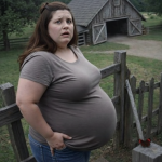 Potajno sam otišla u našu kuću na selu kako bih saznala šta moj muž tamo radi: kad sam otvorila vrata, obuzeo me pravi užas. 😨😨☹️😮