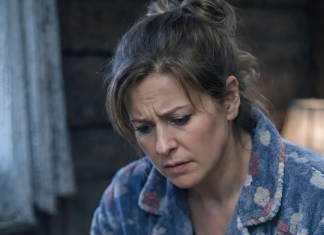 Majka pronalazi ogromnu sumu novca u rancu svoje 9-godišnje ćerke, iako porodica živi u ekstremnoj siromaštini: sledećeg dana odlučuje da prati dete, a istina koja se otkriva šokira ženu 😱🫣