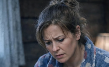 Majka pronalazi ogromnu sumu novca u rancu svoje 9-godišnje ćerke, iako porodica živi u ekstremnoj siromaštini: sledećeg dana odlučuje da prati dete, a istina koja se otkriva šokira ženu 😱🫣