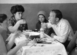 3 vrste ljudi koje ne smijete pozvati u svoj dom, čak i ako su bliski rođaci – evo i zašto