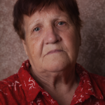 Moj sin me odveo u psihijatrijsku kliniku, nadajući se da će brzo preuzeti nasljedstvo. Ali uspio sam nagovoriti medicinsku sestru da mi da telefon i napravio sam samo jedan poziv. Već sljedeći dan, taj gad gorko je požalio zbog svog postupka 😐