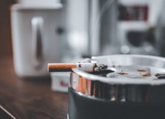 🚬 KUĆA SMRDI NA DIM? Riješite se neugodnog mirisa ZA 10 MINUTA – trik koji stvarno djeluje! 🧼✨