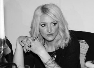 Umrla u mukama i tvrdila da je zbog 1 namirnice dobila rak: Cela estrada je žalila kad je umirala, a samo 5 kolega došlo je na njenu sahranu