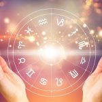 Evo zašto se svakoj osobi menja život od 57. do 60. godine: Astrolozi objašnjavaju ovu pojavu koju niko ne može da izbegne