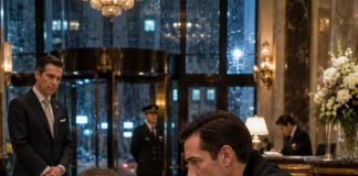 “Mama je bolesna i njezin šef joj ne plaća”, rekla je djevojčica — i tada se umiješao šef mafije - featured image