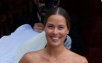 ANA IVANOVIĆ SE UDAJE ,POGELDAJTE KAKAV JE SKANDAL ŠVAJNI NAPRAVIO KAD JE VIDIO KO JE U PITANJU: A i vi ćete ostat u šoku!!! Švani mu nije ni do koljena!!!!Ana je ubola jakpot (FOTO)