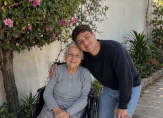 Brinuo sam se o svojoj 90-godišnjoj susjedi jer mi je obećala da ću naslijediti sve što posjeduje. Kad je umrla, nije mi ostavila NIŠTA. Ali sljedećeg jutra njezin odvjetnik pokucao je na moja vrata i rekao: “Ostavila vam je jednu stvar.”