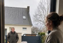Moj je šogor dovezao paraliziranu majku pred naša vrata, ostavio je u kolicima između dva kovčega i pobjegao prije nego što sam uspjela sići niz hodnik