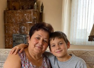 Sedmogodišnji Luka rekao je učiteljici da mu baka svake noći veže ruke, ali tek kad su otvorili zaključanu sobu na katu, otkrili su zašto dječak godinama vjeruje da mu je majka mrtva