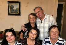 Moj otac nikada nije mogao odlučiti koju od četiri žene želi oženiti — pa se potajno oženio svima njima, dobio 17 djece i vjerovao da ga nikada neće uhvatiti. A onda je jednog dana pozvao sve četiri obitelji za isti stol…