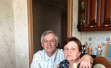 Više od 30 godina moj me muž svake večeri tjerao da pijem iz iste neoznačene boce. Mislila sam da me toliko mrzi da me polako truje — ali šest dana nakon njegove smrti liječnik je zaključao vrata…