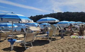 Pakao na crnogorskom primorju: Turisti besni pakuju kofere i prekidaju odmor, u špicu sezone se ovo dešava…