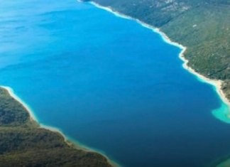 Jezero na Jadranu kome ne smije da se priđe i sa čijeg dna zvone zvona😱⬇️