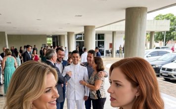 Preostalo je samo osam minuta do početka kada su se nokti moje majke zarili u moju podlakticu. — Nemoj da se osramotimo pred tim ljudima — prošaptala je.