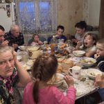 U svojoj 65. godini odgajala sam sedmero djece svoje snahe, kuhala za 11 ljudi i plakala od iscrpljenosti – a onda je ona rekla: „Ako ne budem mogla imati još jedno dijete, umrijet ću.“