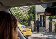 „Odvela sam supruga na aerodrom zbog poslovnog puta i poljubila ga za rastanak. Kada sam bila spremna krenuti, naš petogodišnji dječak mi je šapnuo: «Mami, nemoj još ići. Pogledaj tatu.» Deset minuta kasnije, moj suprug je izašao iz aerodroma i ušao u taksi. Slijedila sam ga — a kada sam vidjela gdje je sišao, noge su mi se odsjekle…”