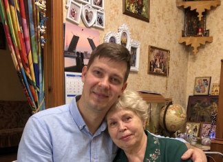 Nakon 10 godina bez dece, svekrva je zahtevala da se moj muž razvede od mene i oženi drugom ženom. Čekala sam da se složi s njom, ali je njegov sledeći potez iznenadio sve.