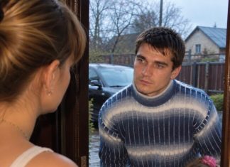 😱💔 Moj muž vratio se kući nakon šest mjeseci provedenih u inozemstvu s četverogodišnjom djevojčicom i rekao mi: Nina, ovo je moja kći. Ali kada je djevojčica ugledala našu obiteljsku fotografiju, prošaptala je nešto od čega mi se krv sledila u žilama…