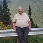 Kad mi se Parkinsonova bolest pogoršala, moja su djeca počela šaptati iza mojih leđa, uzela su mi ključeve od kuće i moje dokumente… A onda su me jednog jutra odvezla u planine i rekla mi da izađem